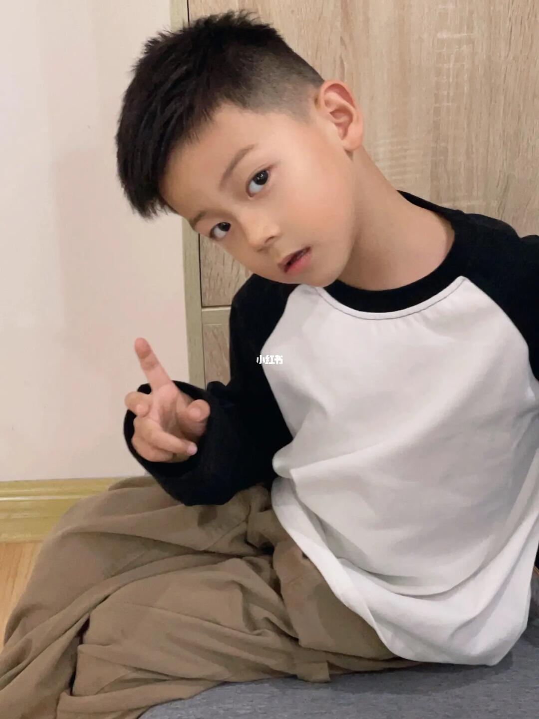 经评论验证很多小朋友剪了这个发型颜值暴涨快给你家宝贝安排起来吧