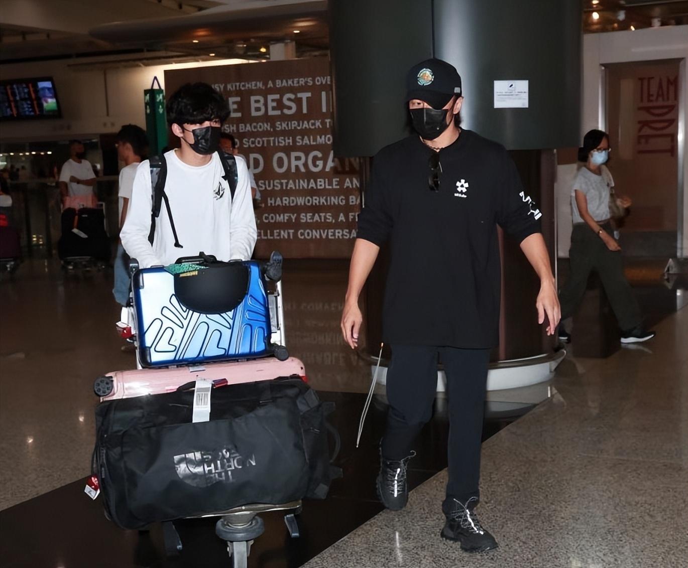 张柏芝前往澳洲是为了探亲,并没有与谢霆锋复合.谢霆锋将儿子送回香