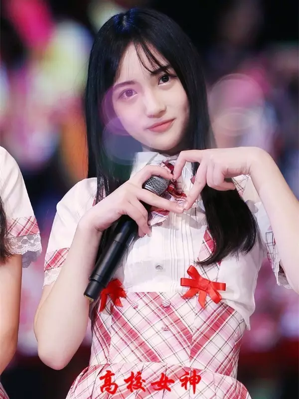 深圳清新女生赵嘉敏,她究竟有什么魅力?