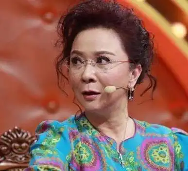 蔡明个人资料简介蔡明是汉族吗(58岁蔡明罕见露面)(1)