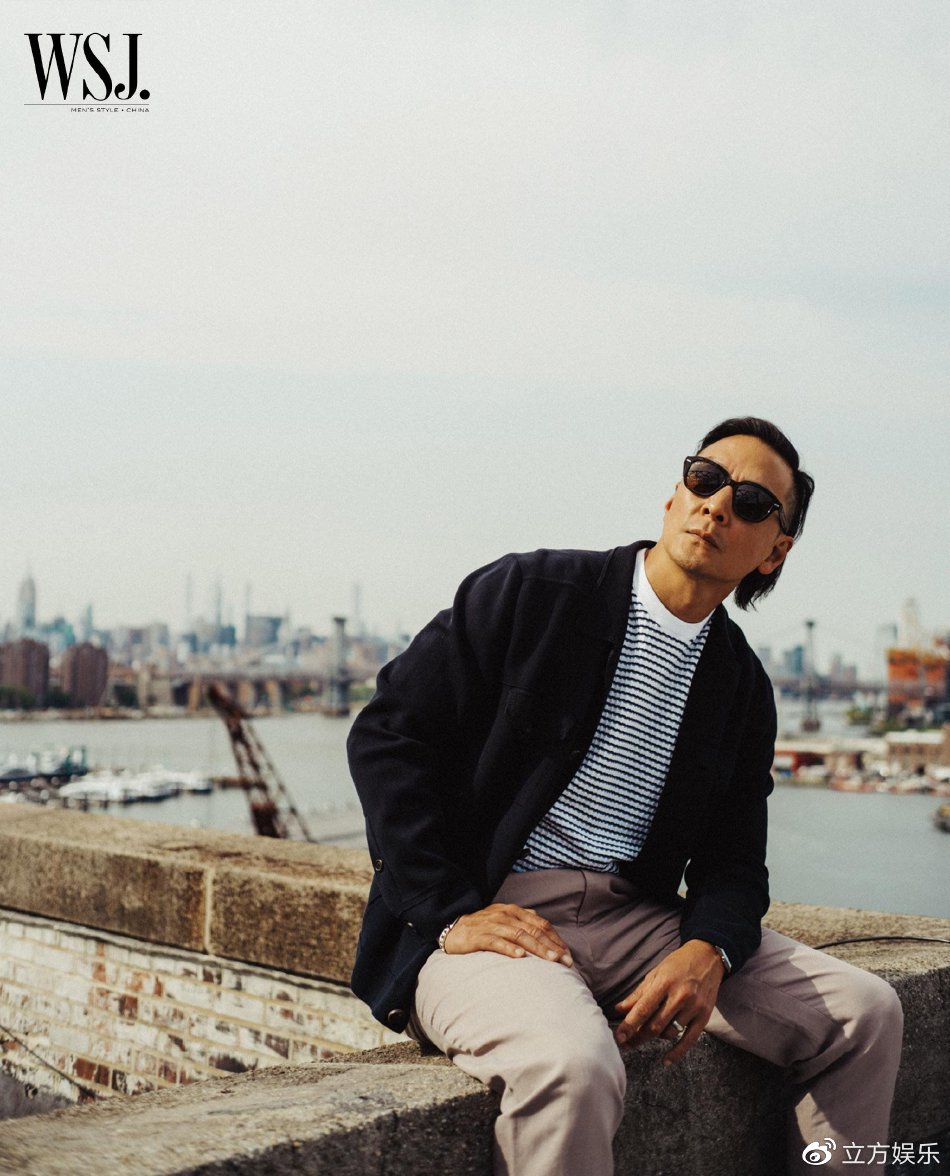 吴彦祖最新黑白大片释出 背头造型秀手臂肌肉好帅气