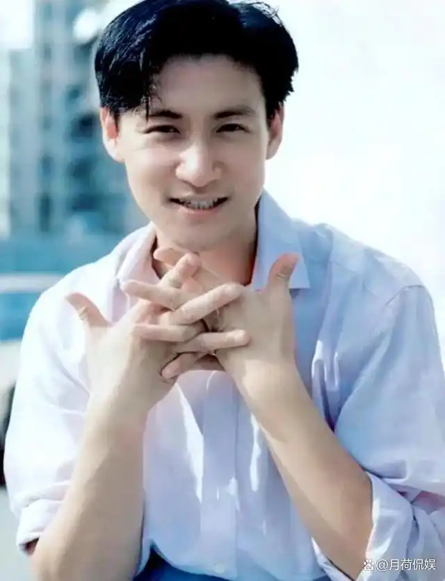 张学友感染rsv上热搜!曾被父亲和哥哥伤害,他怎样对待他们?