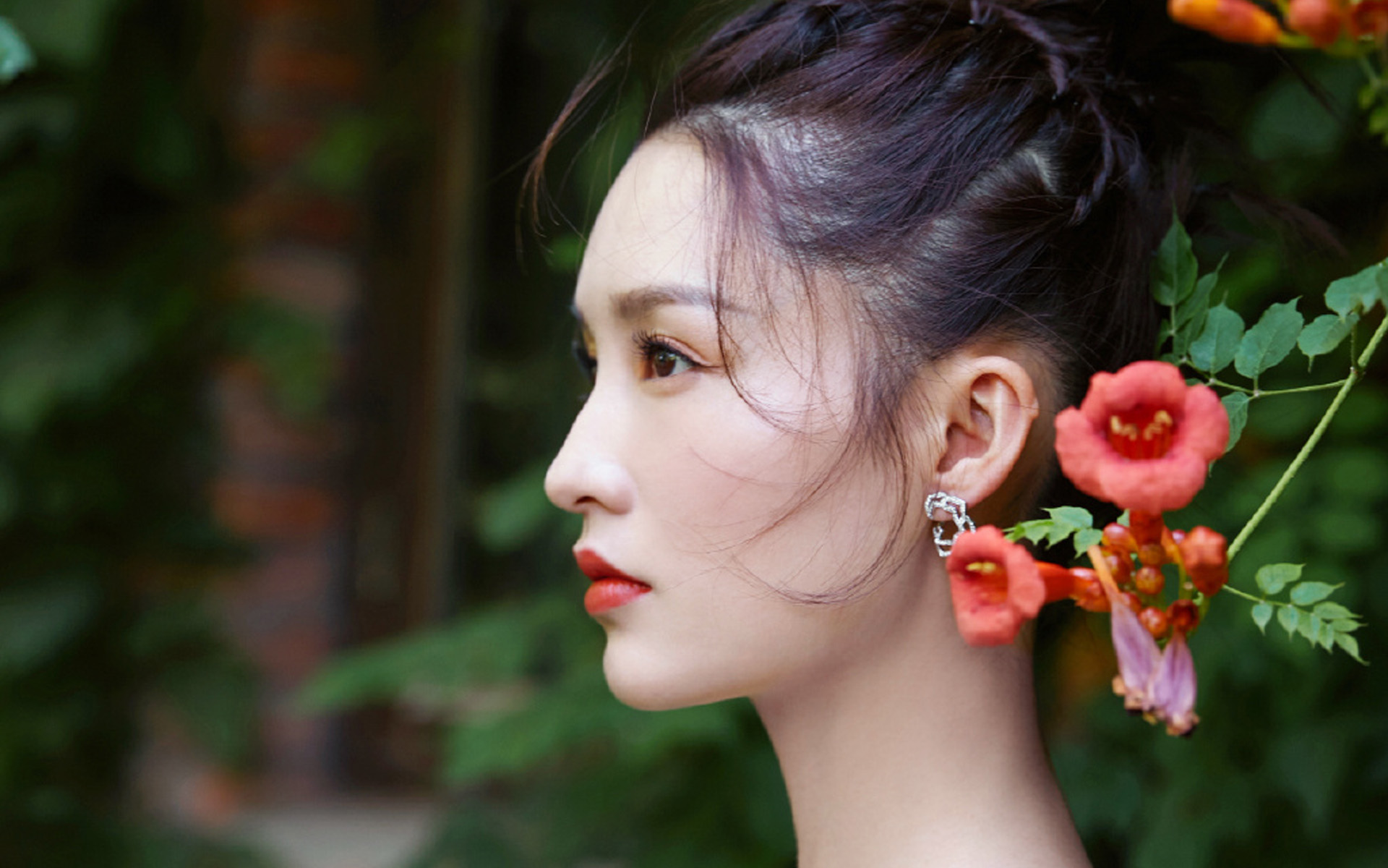 李沁薄纱裙唯美写真,清新脱俗,美丽可人