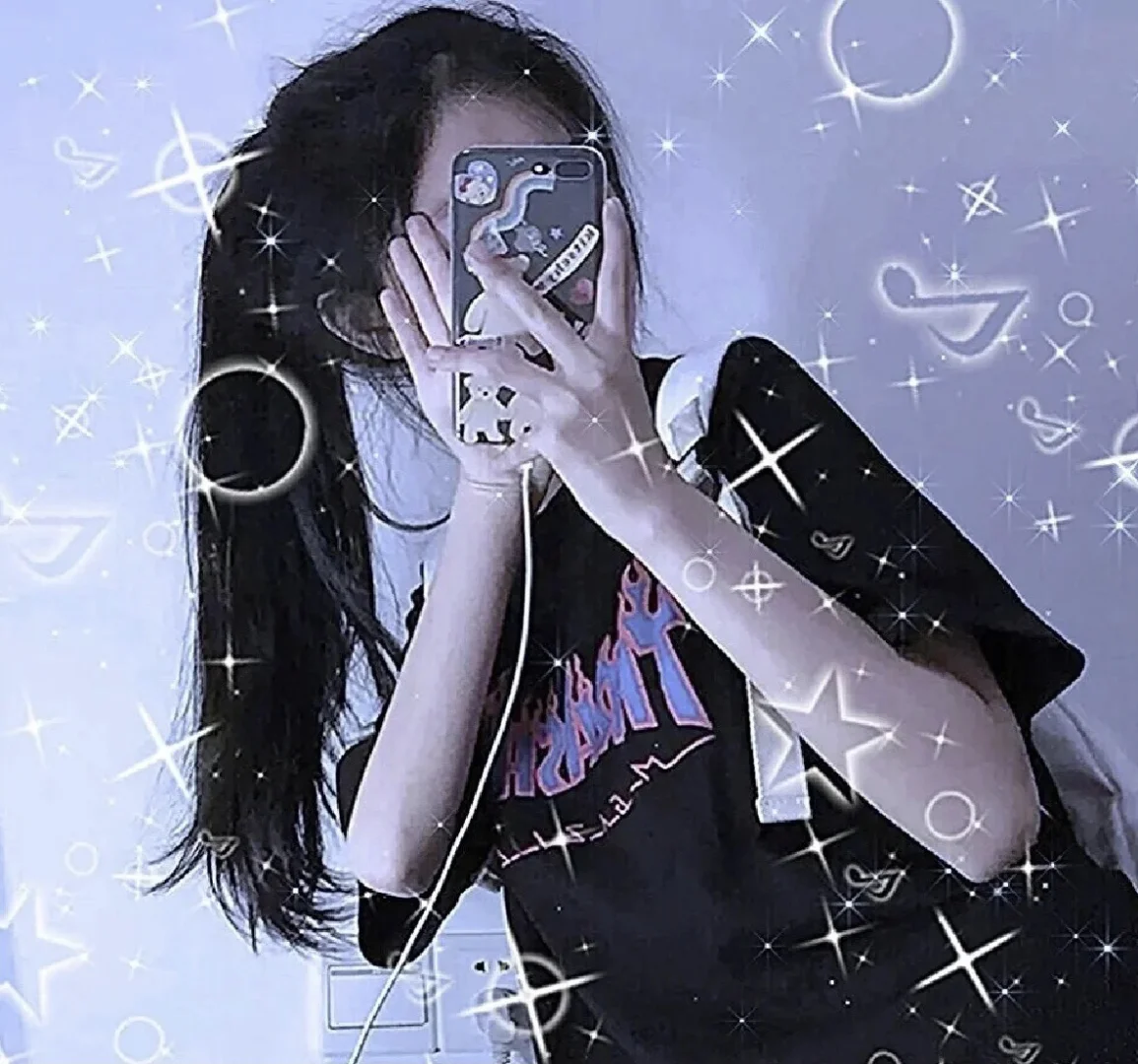 用手机遮脸的头像第二弹来了 同样可以做闺头