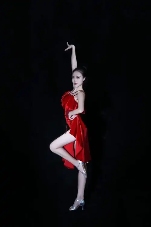 鹰曼拉丁舞学校开分校啦