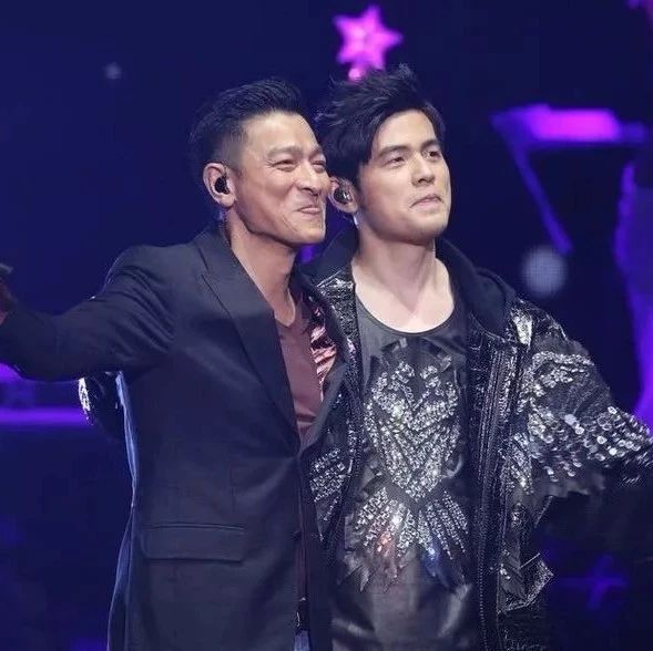 如果 刘德华周杰伦同时同地演唱会 怎么选 1,曲目音乐:平局 2,粉丝