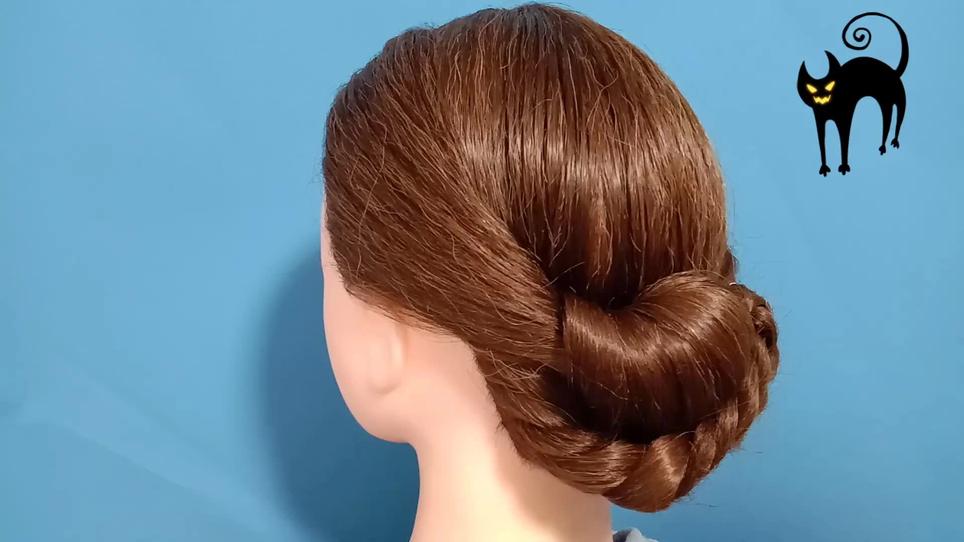 【流行发型】日常气质妈妈盘发发型,简约利落又精致,特别时髦