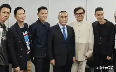 郭富城的实际身高并没有171cm,无论他梳的是什么发型,都不可能比