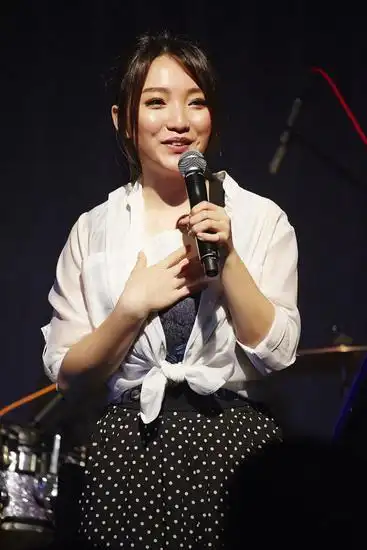 超级星光大道星光传奇赛》冠军,《中国梦之声》第二季热门唱将阎奕格