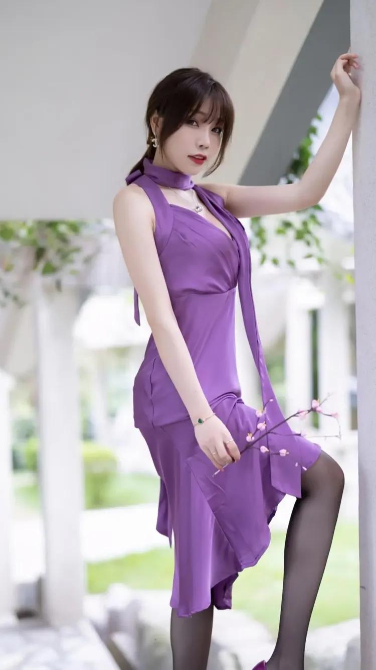 不管什么款式的紫色连衣裙上身都有一种法式的温柔feel