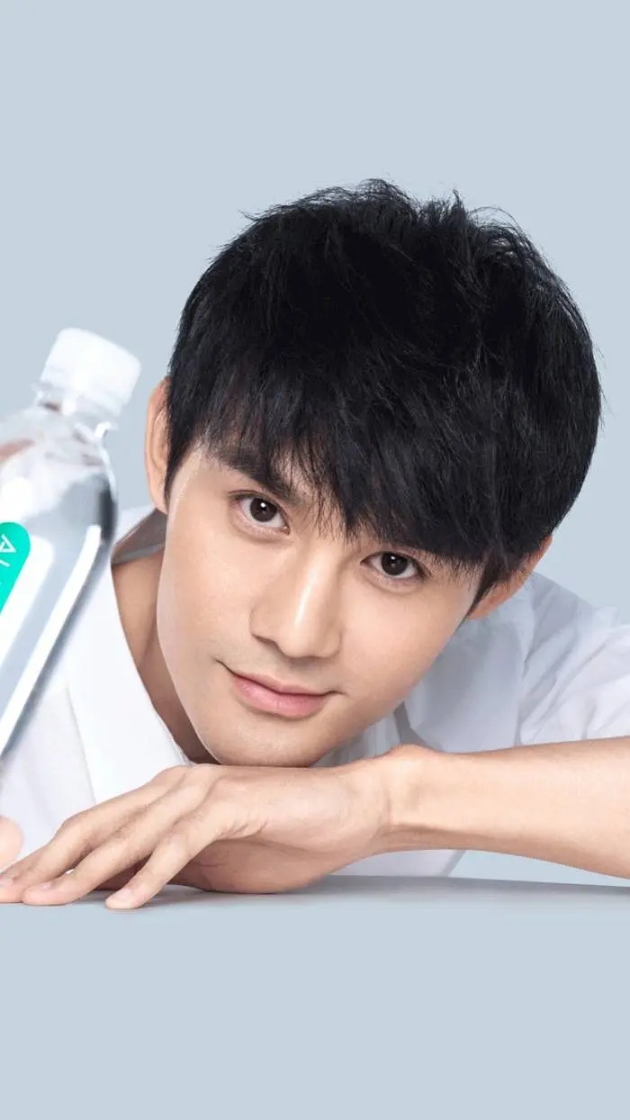 p>王凯,1982年8月18日出生于湖北省武汉市,中国内地影视男演员,流行