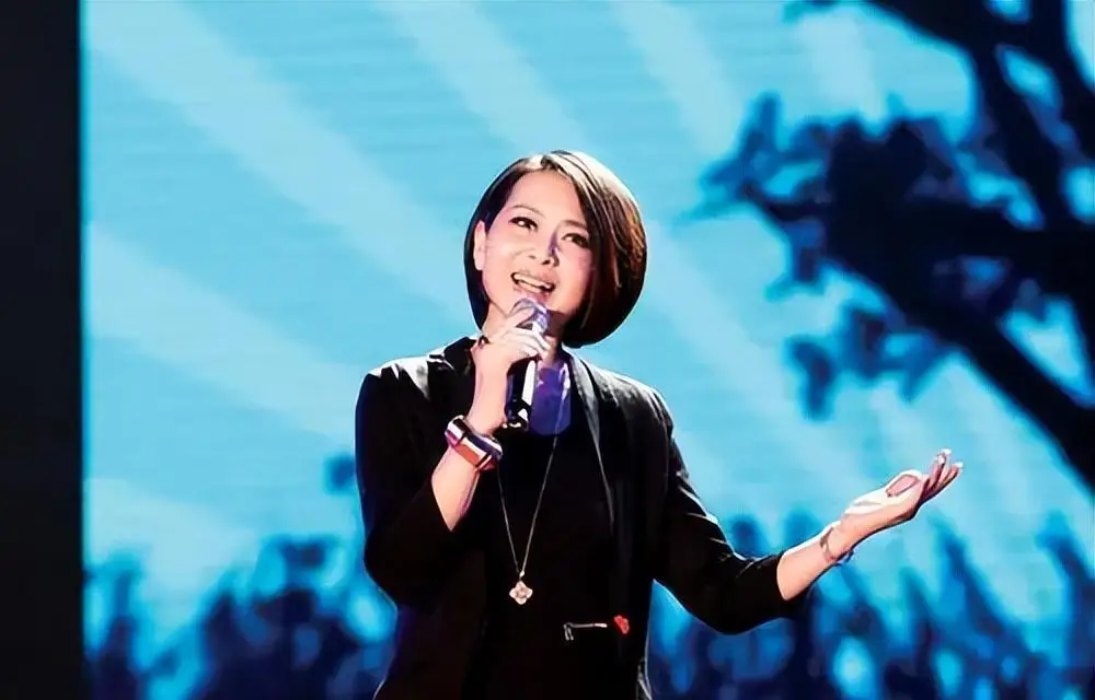 著名歌手甘萍:嫁足球运动员,深陷桃色绯闻,她的婚姻状况如何?