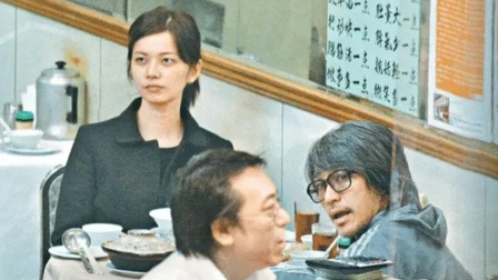 周星驰前女友于文凤向债主追讨8亿港币,曾在丈夫支持下起诉星爷