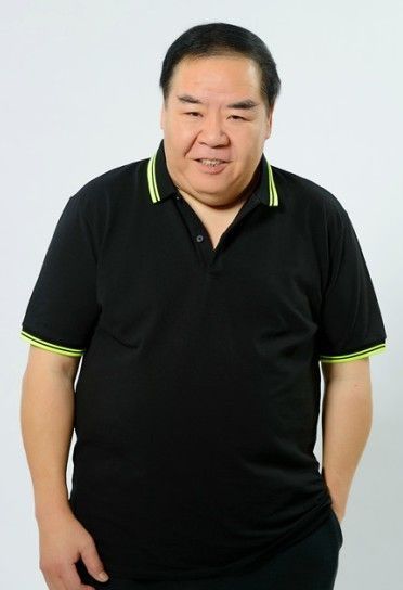 姓郑的港台男明星(他很胖,)