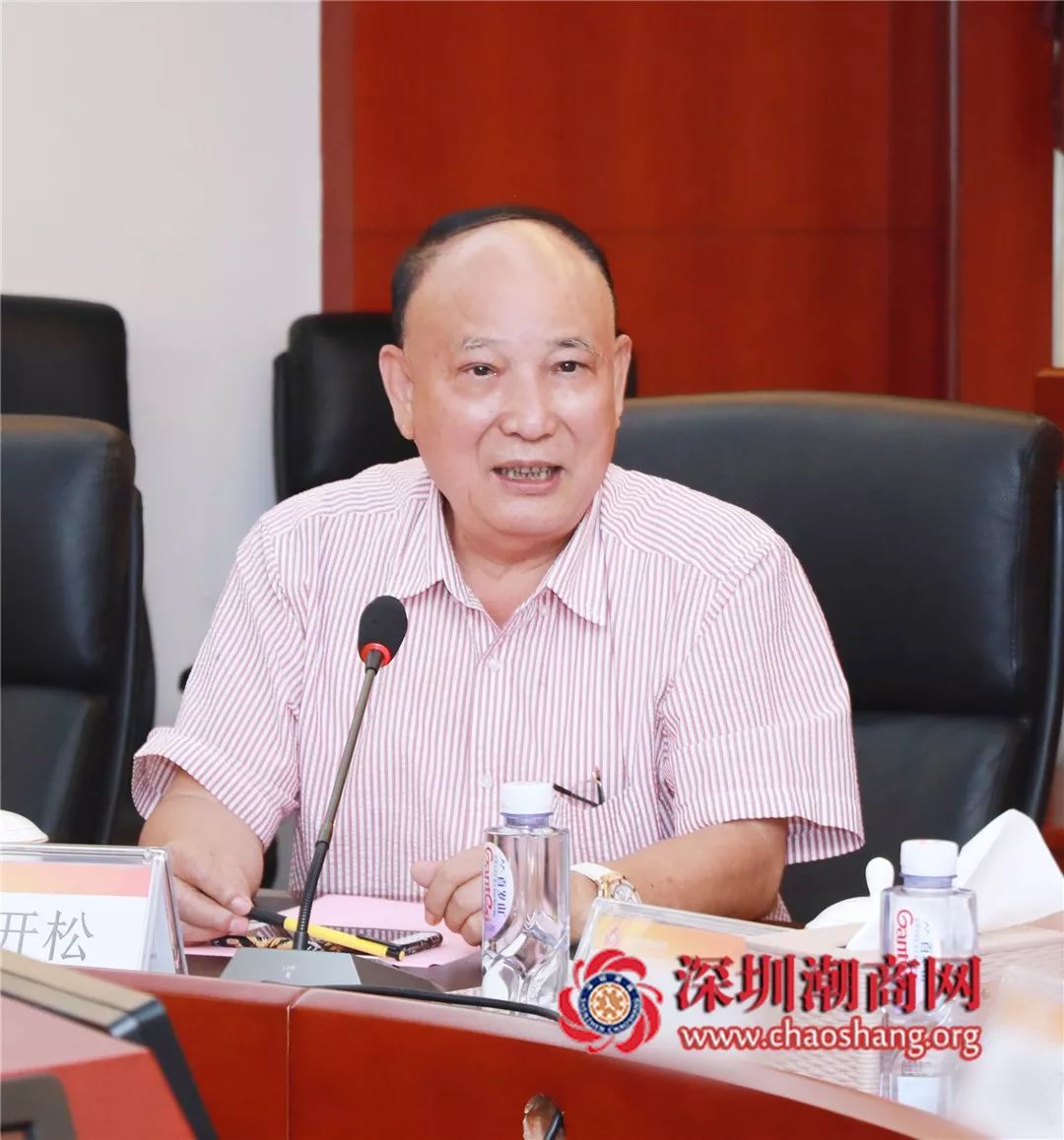 我会创会会长吴开松讲话吴开松创会会长在会上重点介绍了由商会发起