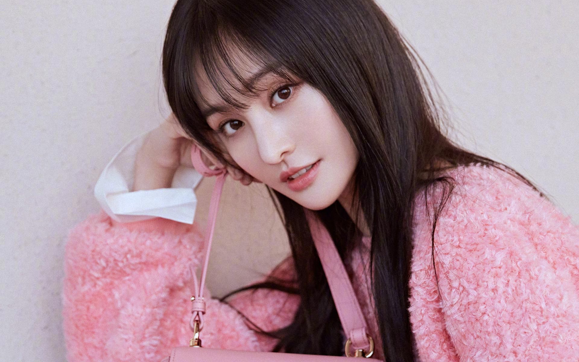 郑爽粉嫩甜美高清桌面壁纸