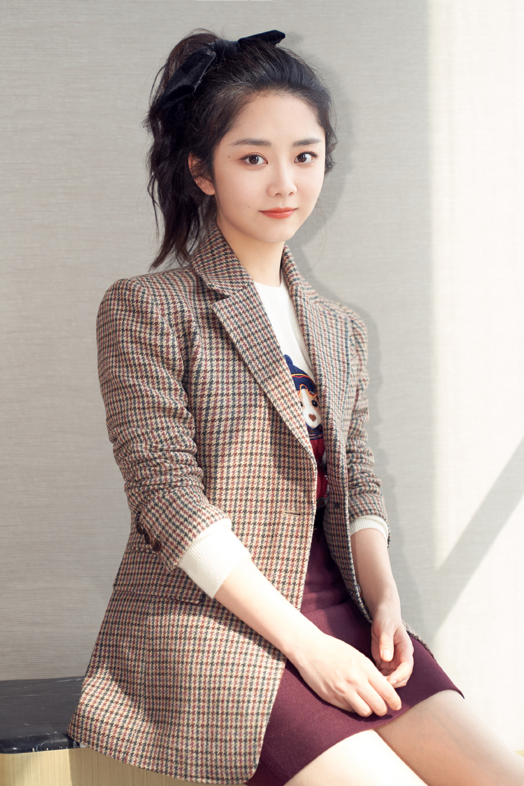 谭松韵格子西装少女性感写真26