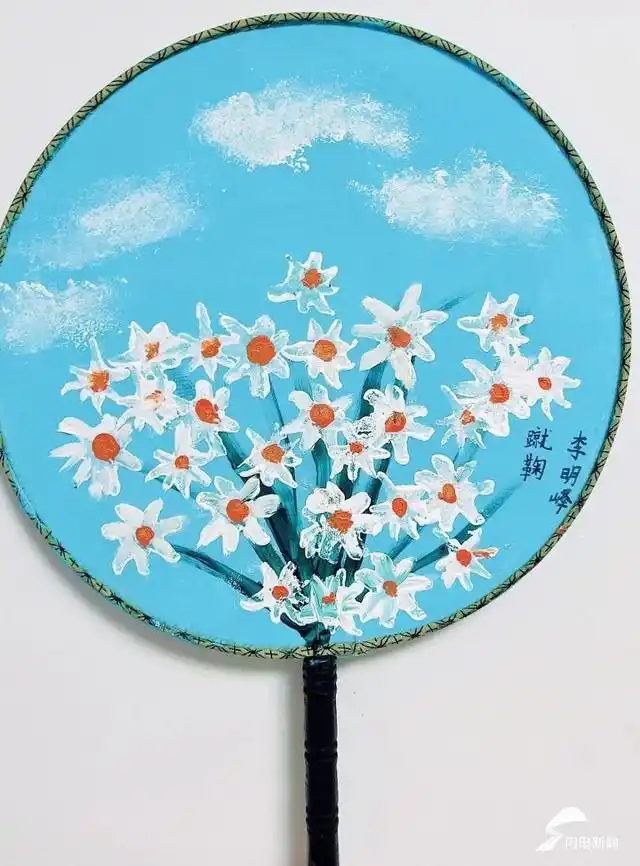 超惊艳济南市舜玉小学手绘创意扇面画