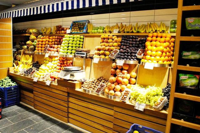 一家好的水果店,除了要有物美价廉的水果商品,对于店内的空间布局和