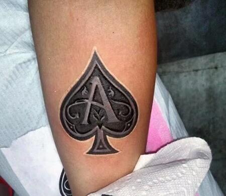 虚拟故事:健身房帮客户介绍"女教练",发现老婆黑桃a纹身秘密