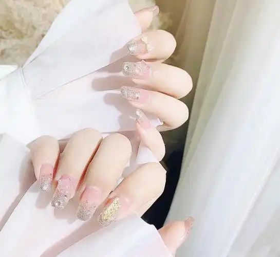 2021简约仙气款冰透粉色系温柔美甲