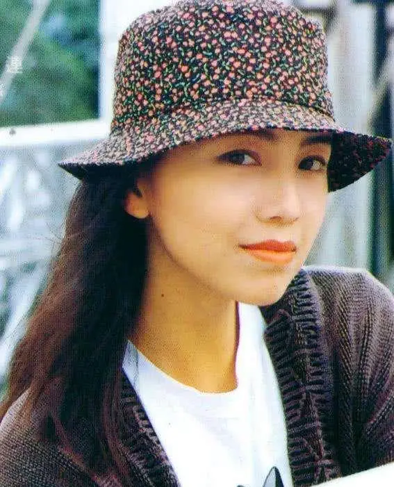 "流氓大亨"万梓良,和小九岁女友相看两厌,后迎娶小16岁女友_恬妞_时候