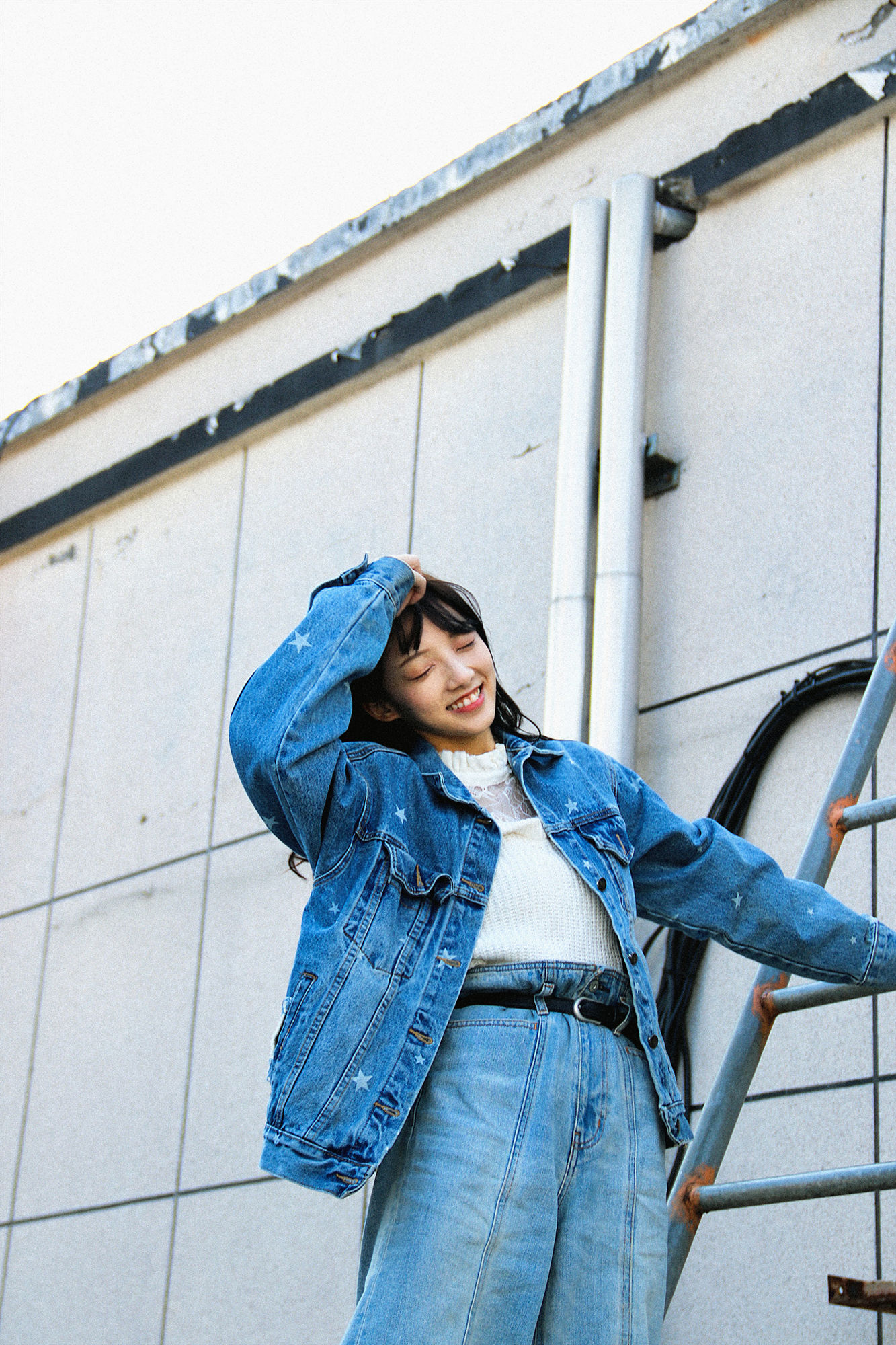 范薇嘉人本色毕业可盐可甜尽显独特魅力