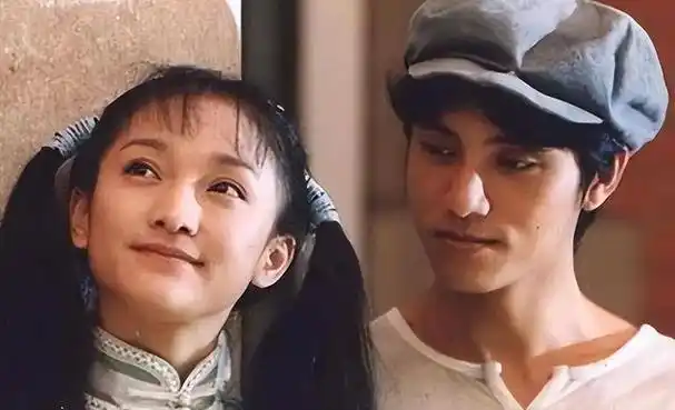 陈坤儿子身世之谜终于有了答案陈坤吓得不敢动董洁也被牵连