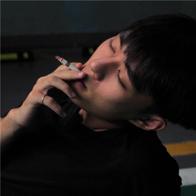 男生超拽抽烟霸气头像大全