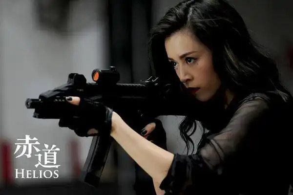 看完《赤道》只记得一个帅炸的女杀手叫文咏珊