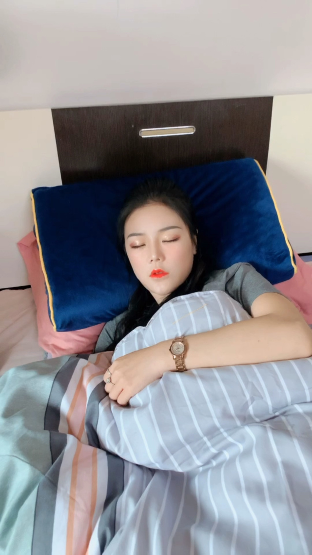 谈了3年的女朋友,第一次见她睡着后的样子 !
