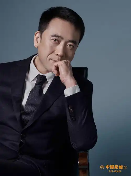 男士商务肖像成熟稳重的社交形象