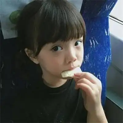 可爱的图片萌女孩真人小孩子 超乖巧的小女生高清微信头像大全_女生