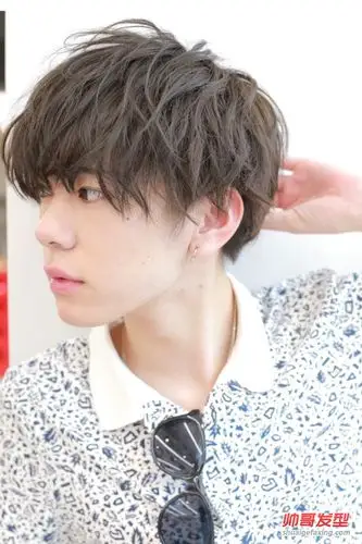 男生浅浅的染色发型也会这么好看3