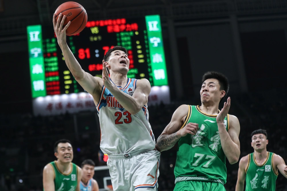 篮球cba常规赛辽宁本钢胜新疆伊力特