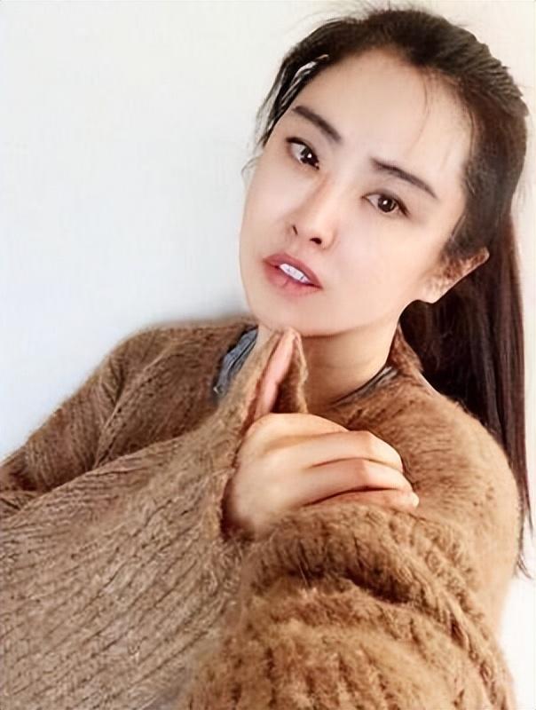 90年代,王祖贤年轻时的照片,那双美腿被赞誉为"亚洲第一美腿"_成为了