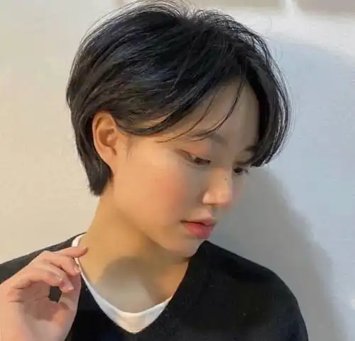 轻熟风短发,优雅知性又帅气!