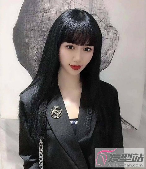 直头发适合什么发型 最潮的直发发型推荐