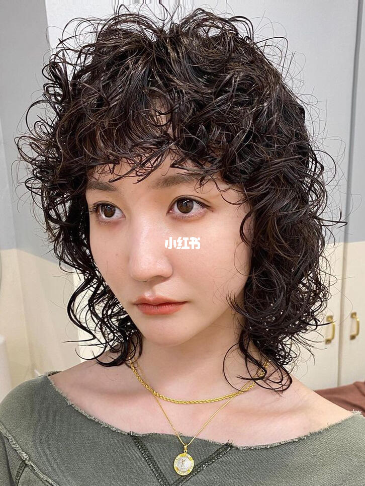 女生超短发烫发分享减龄个性羊毛卷短发