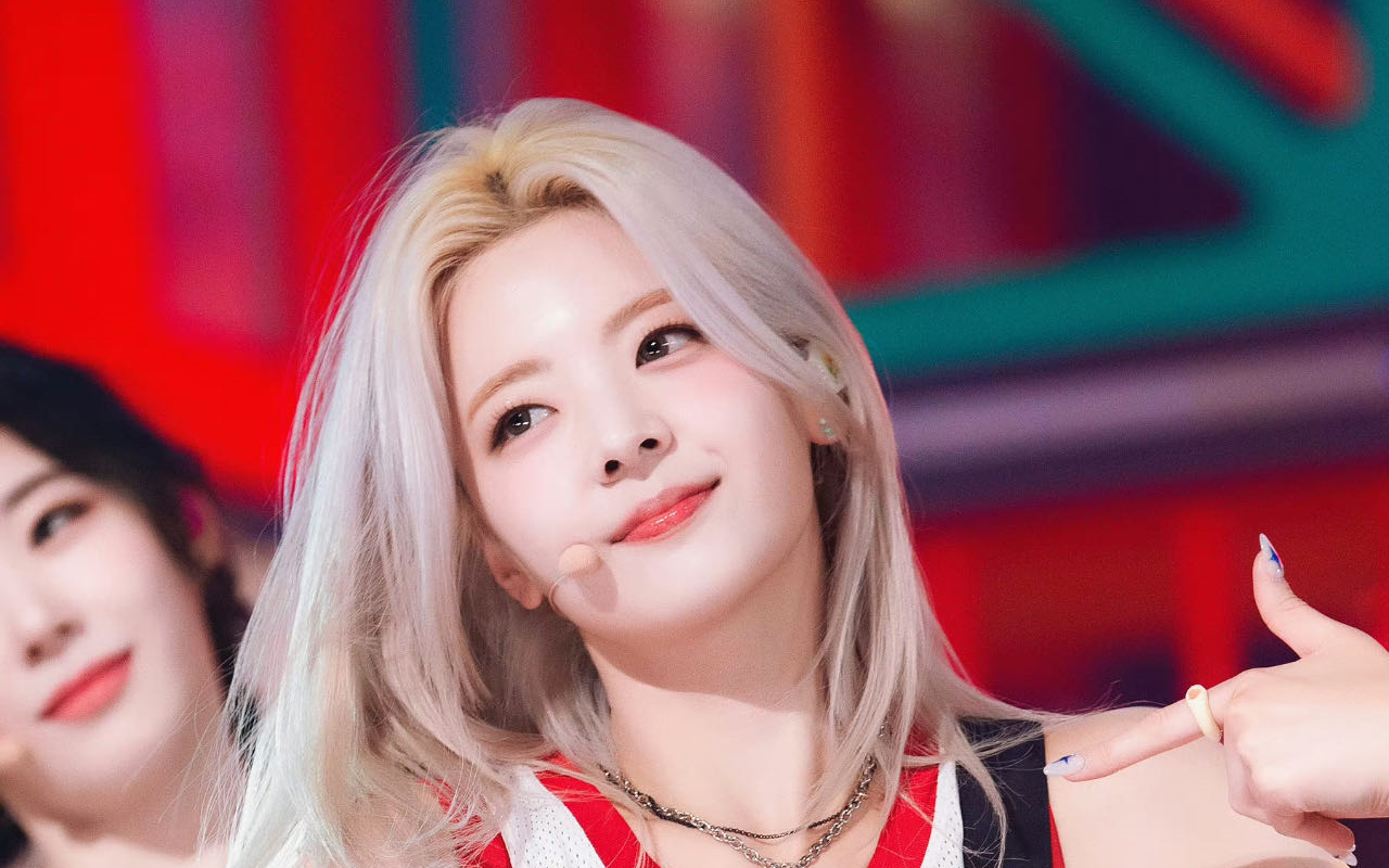 【眼睛亮亮的草莓公主】itzy-lia竖版直拍《cake》