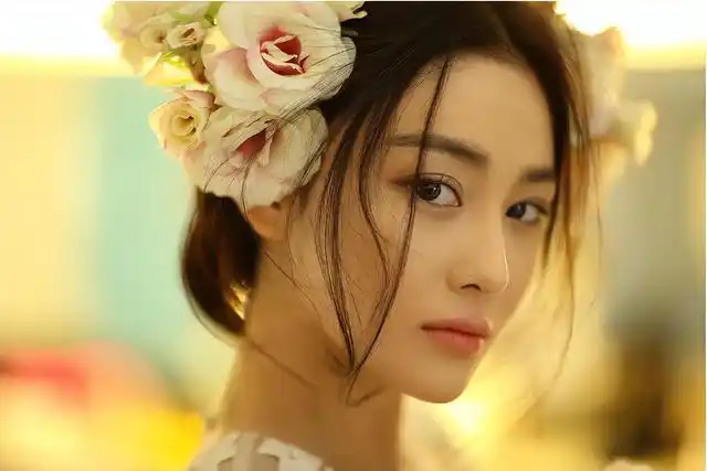 回顾:有种"整容"叫张馨予结婚,军人老公变化不大,她像变了个人