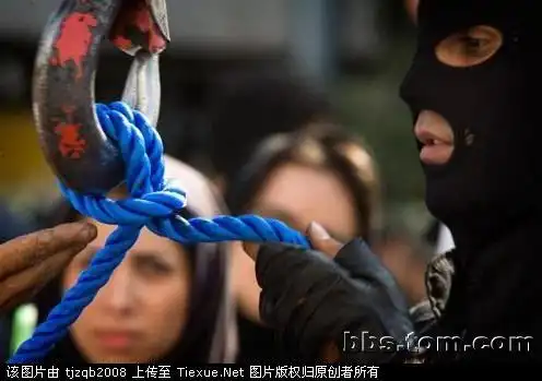 震撼实拍伊朗绞刑现场(组图)