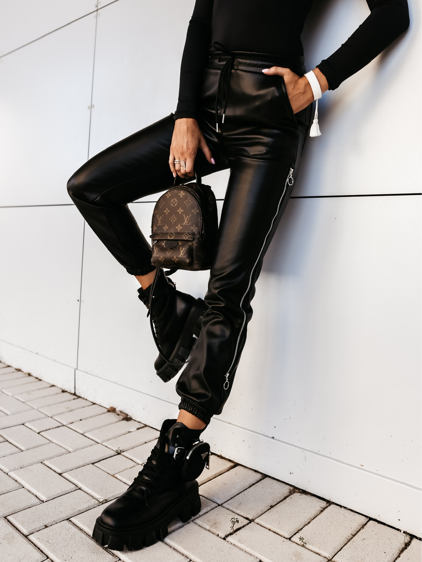 跨境独立站欧美ins热门侧边开叉拉链皮裤pu休闲性感女裤