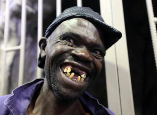 这些丑男太奇葩,一个比一个搞笑,图7笑死我了,自带表情包啊!