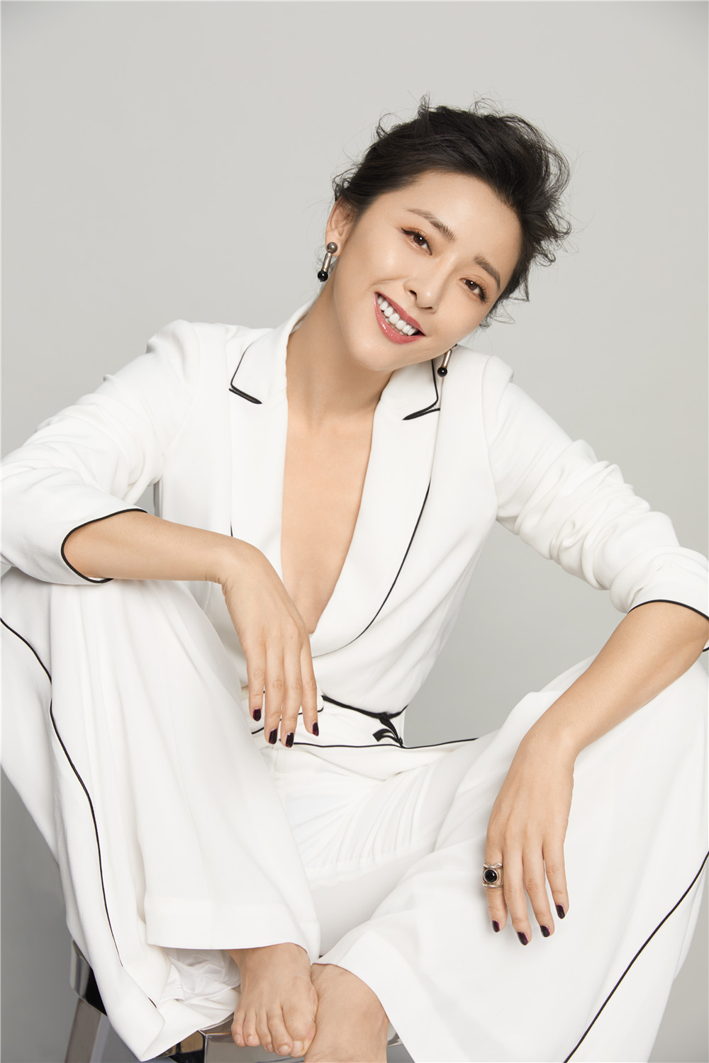 p>黄小蕾,1981年5月18日出生于重庆市万州区,中国内地女演员,主持人.