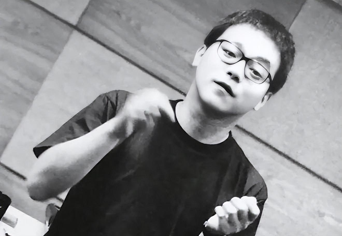 回顾:53岁窦唯近照曝光:"穷困潦倒",已"成仙"