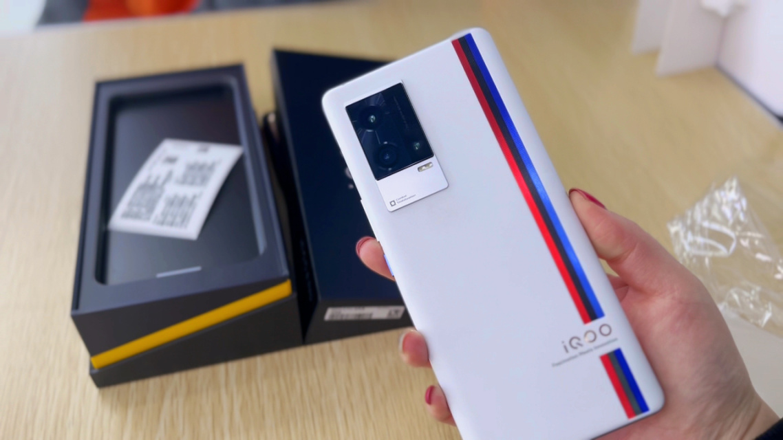 iq8pro传奇版 不仅性能赞 它拥有3d超声波广域指纹 大面积识别 解锁小