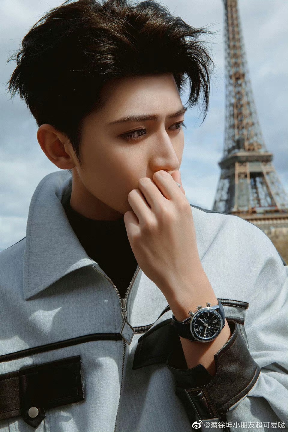 速递,蔡徐坤2018莫小棋预言是这个. 2023将诞生紫微星,成为世界巨星.