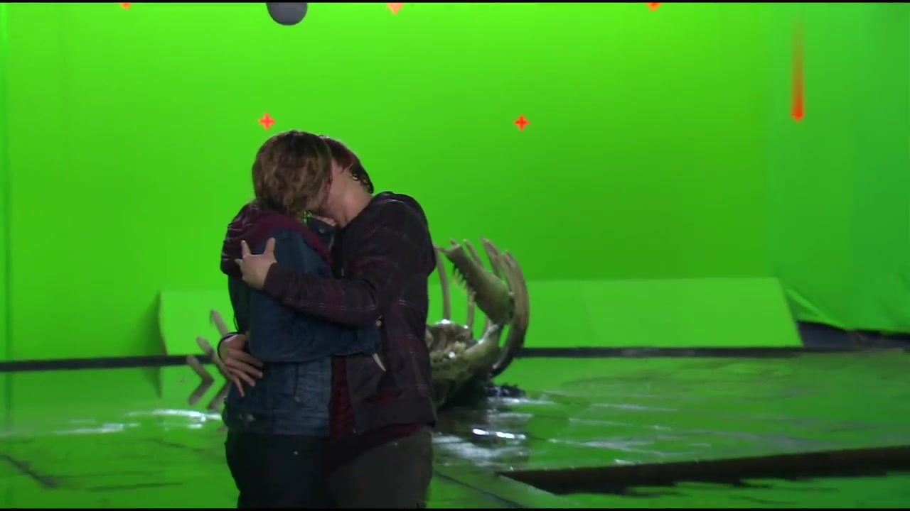 哈利波特罗恩与赫敏初吻的幕后镜头其实罗恩比荧幕上还羞涩