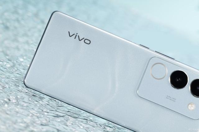 前后拍照都好看的手机,最新发布的vivo s17很可能是大家的不二之选